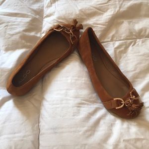 Suede camel flats!